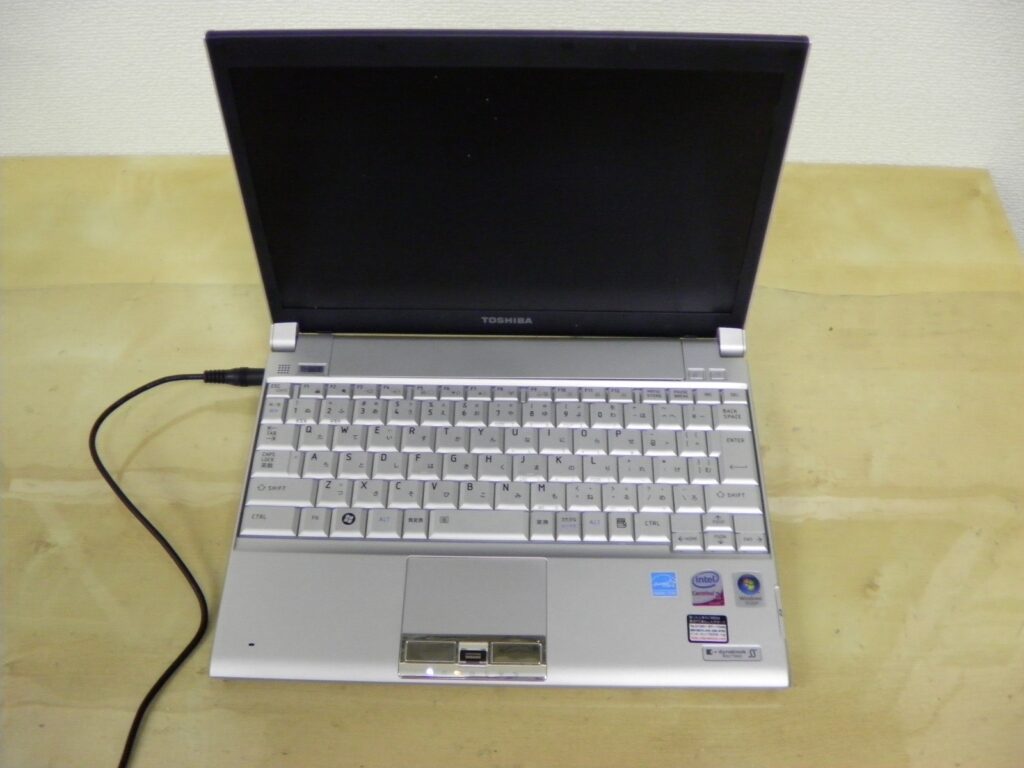 Laptop Giá Sỉ – Phân Phối Cung Cấp Laptop Mới Cũ – Mua Bán Laptop Nhập Khẩu – Thanh Lý Laptop – Laptop Chính Hãng – Cho Thuê Laptop Xách Tay – Laptop Cũ Giá Rẻ – Laptop Mới Giá Tốt – Laptop Giá Rẻ – Laptop Uy Tín – Laptop TPHCM – Laptop Sài Gòn (HCM) – Laptop Cũ Mới Giá Rẻ